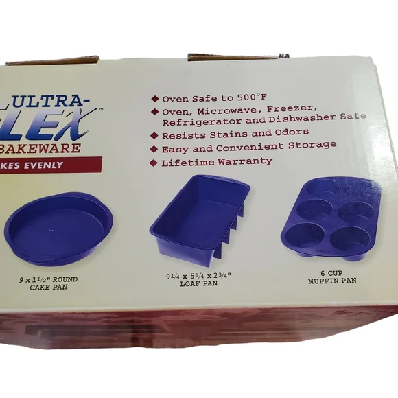 Wilton Silicone Ultra-flex Silicone Bakeware Set Cake Pan, Loaf Pan, Muffin Pan - Picture 6 of 11